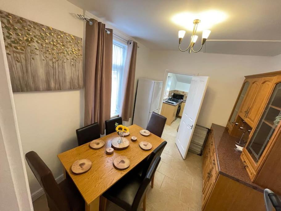 史云顿Beanies Lornestreet Four Bed House公寓 外观 照片