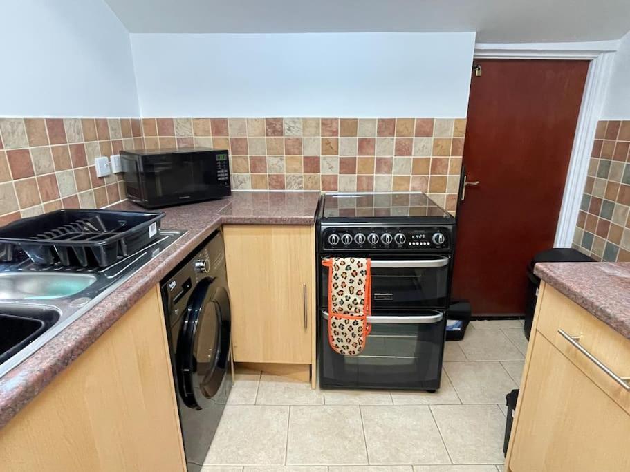 史云顿Beanies Lornestreet Four Bed House公寓 外观 照片