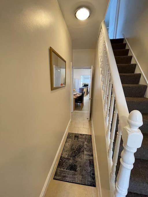 史云顿Beanies Lornestreet Four Bed House公寓 外观 照片